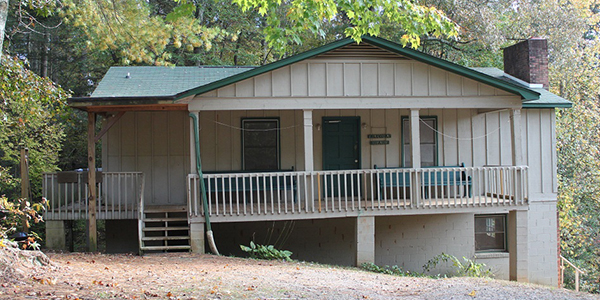 Lincoln Avenue Cabin